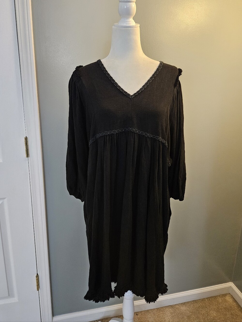 UMGEE Black V-Neck Smocked Waist Raw Hem Dress with Pockets Size XL